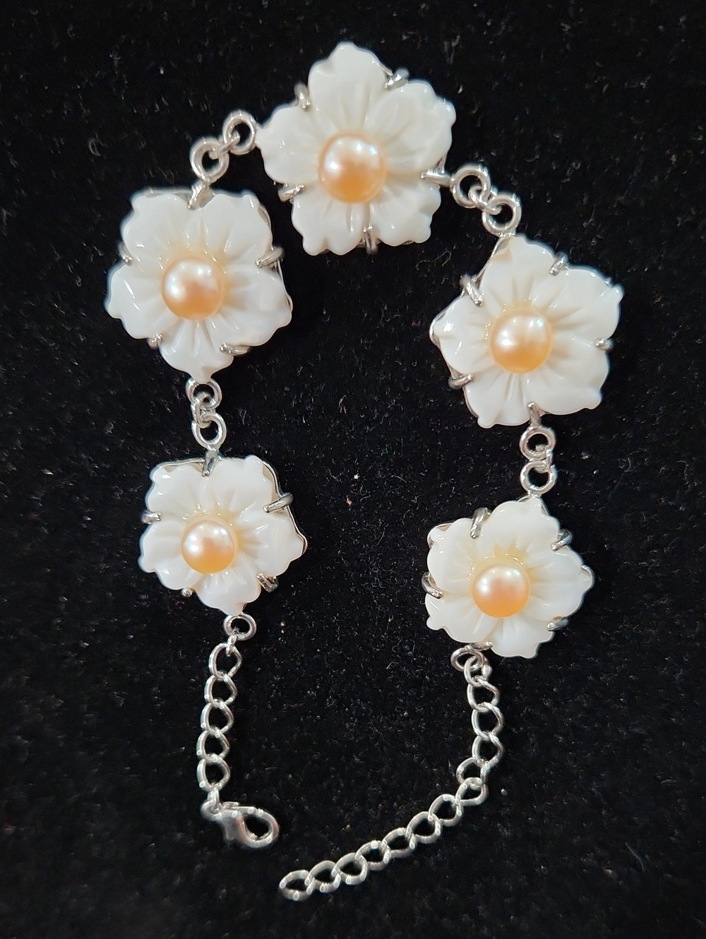 Vintage White Floral Bracelet with Peach Centers - Women Jewelry